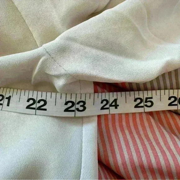 🌈 6/$60, Very Oversized, Loft Short Sleeve Top, Laser Cut Out Hem, Cream, Small - Picture 8 of 8